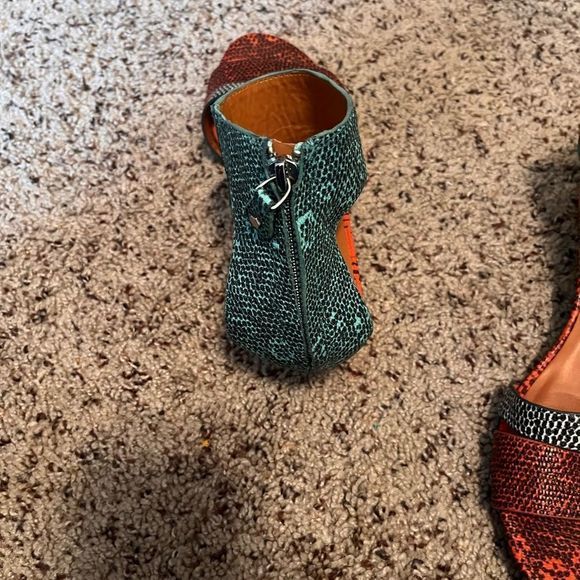 Rebecca Minkoff Lore Small Wedge Sandals Size 8 - Picture 2 of 4